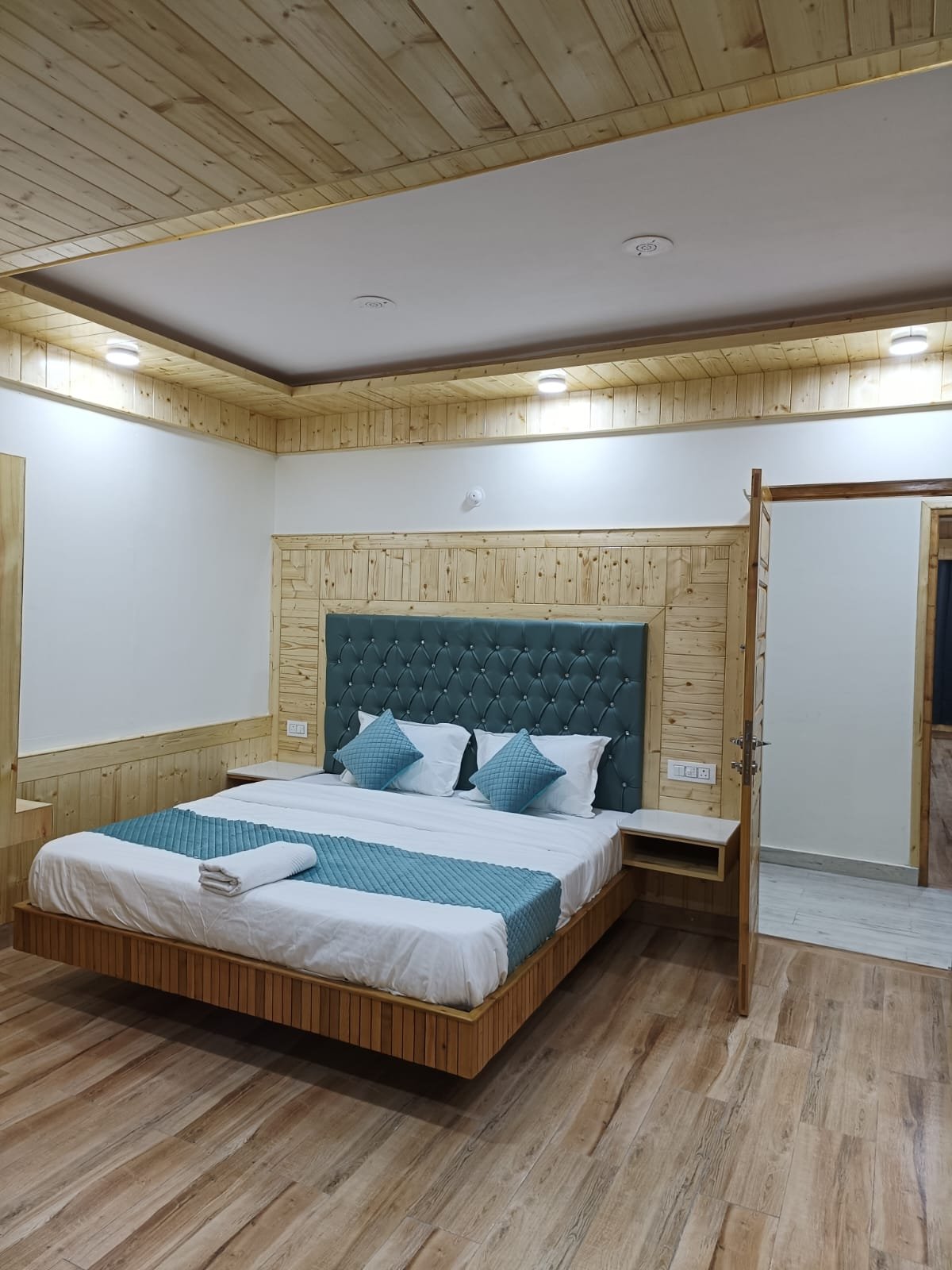 BTH Hotels & Resorts – Rooms & interiors, view 22